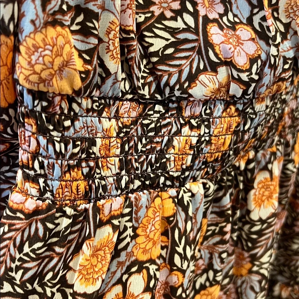 Jessica Simpson New with tags 
Floral V-Neck Dress with Bow Detail - Picture 7 of 7